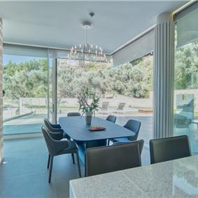 6 bedroom villa with pool and roof terrace, Sveti Stefan, sleeps 12